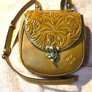 NWT. Patricia Nash crossbody bag